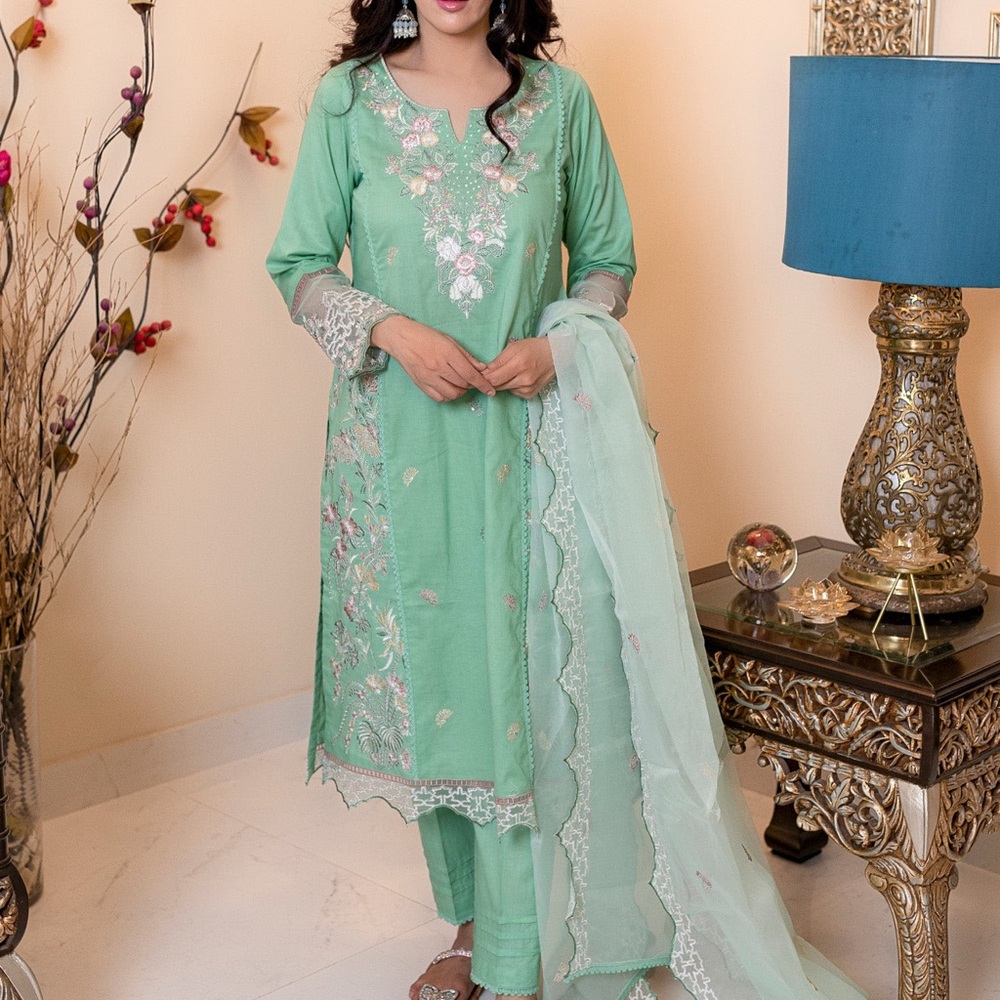 Green Embroidered Pakistani lawn Suit with Dupatta